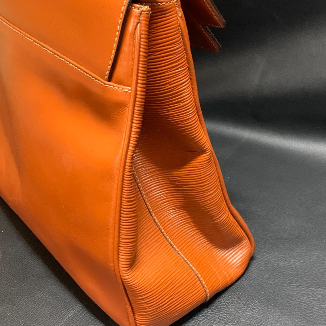 美品　FENDI ハンドバッグ　レディース