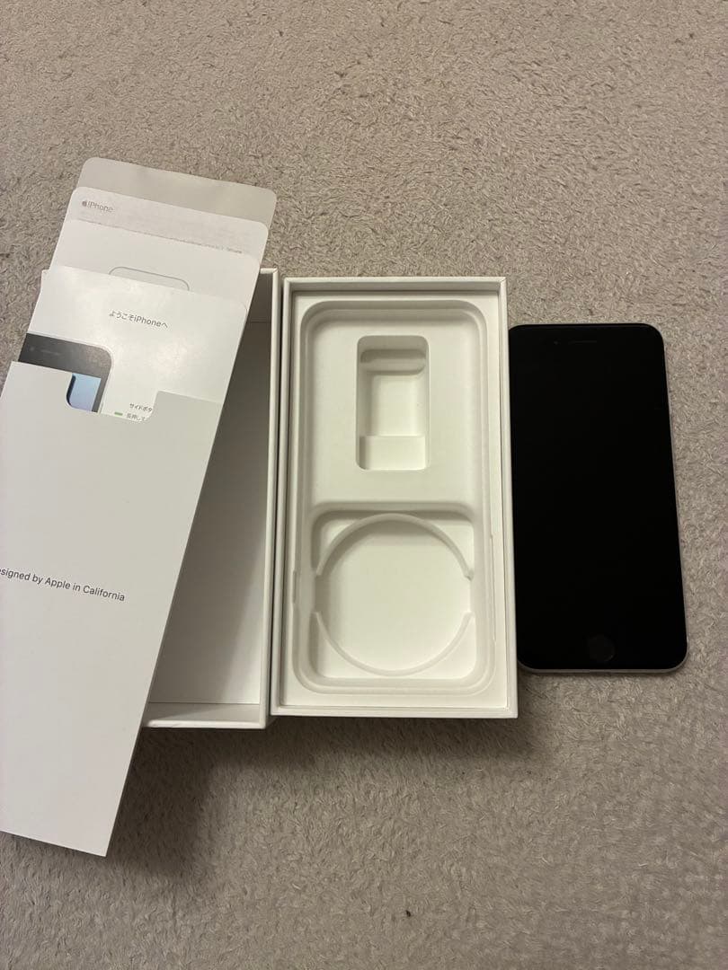 Apple iPhone SE 第二世代　ホワイト 本体　64GB 箱あり