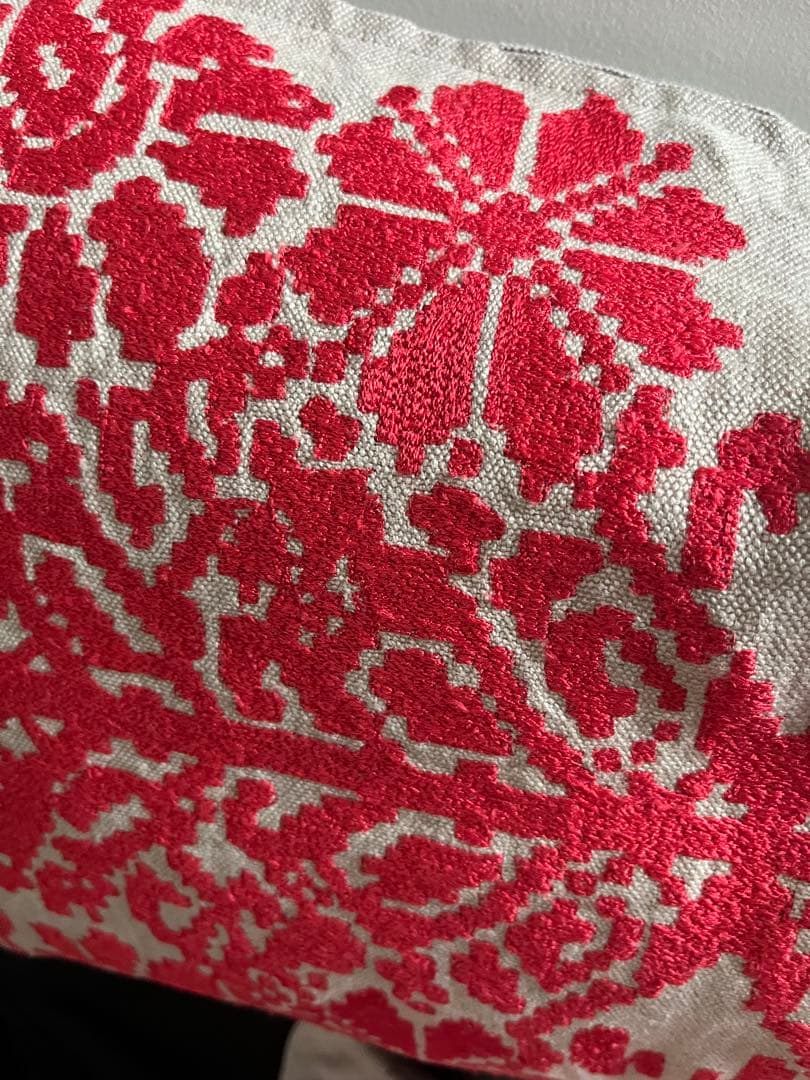 コンランショップ購入 リネン 刺繍 クッション&刺繍クッションカバー2枚セット