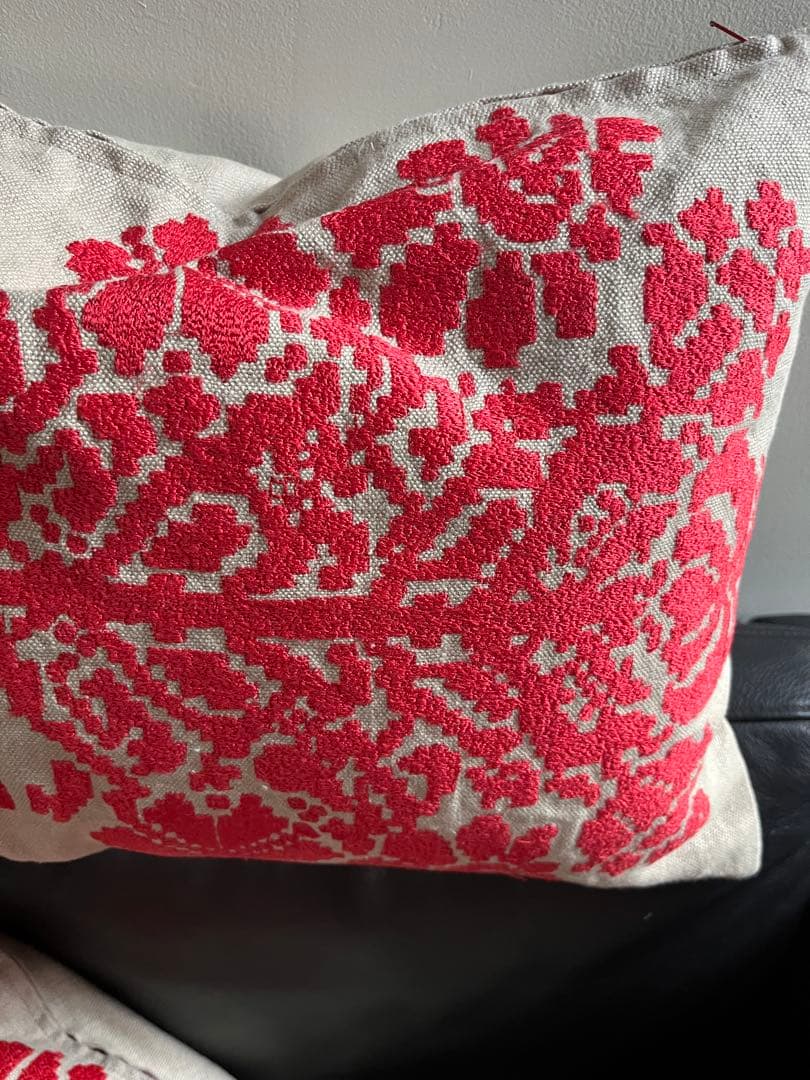 コンランショップ購入 リネン 刺繍 クッション&刺繍クッションカバー2枚セット