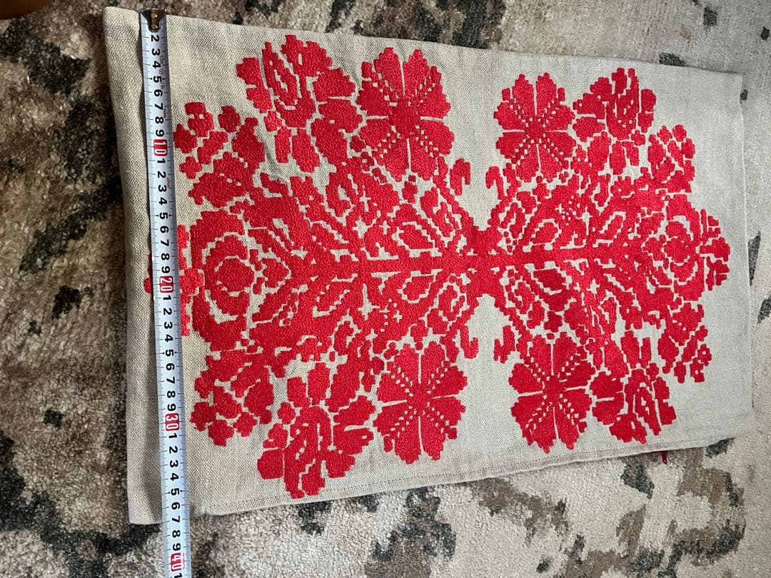 コンランショップ購入 リネン 刺繍 クッション&刺繍クッションカバー2枚セット