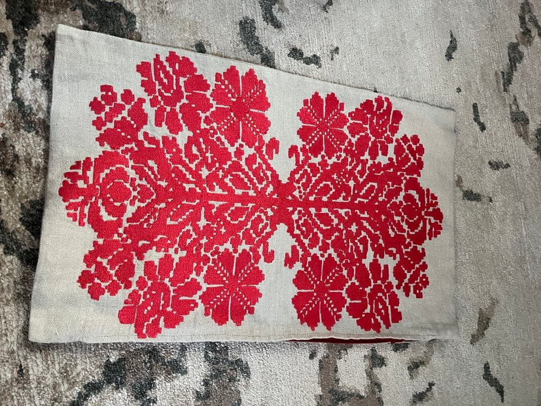 コンランショップ購入 リネン 刺繍 クッション&刺繍クッションカバー2枚セット