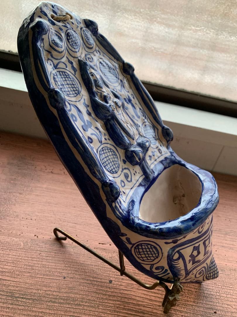 グランピエ　ビンテージスペイン陶器の聖水入れ壁掛け！大胆な筆使いが魅力！