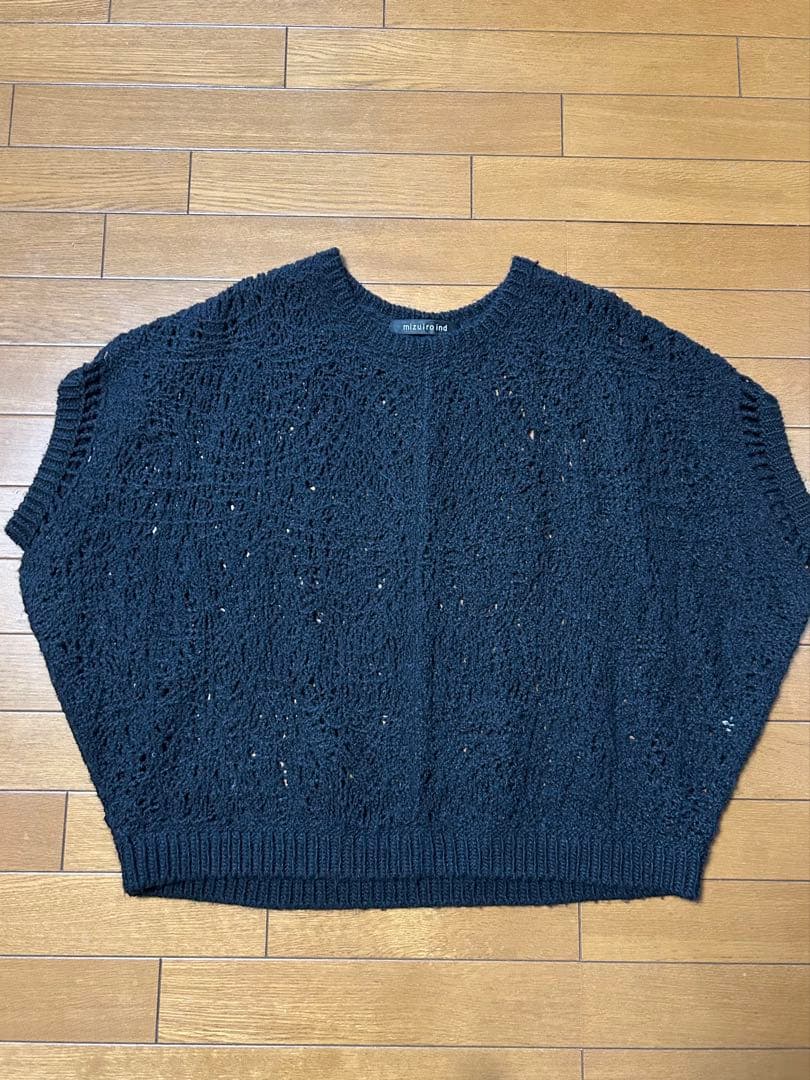 ミズイロインド　レース模様のウールベスト美品