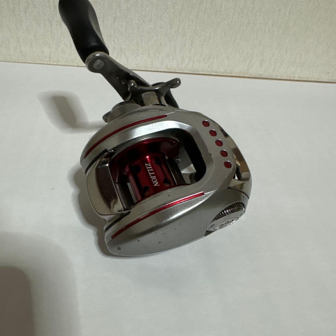 チーム　ダイワ　TD ジリオン　100SHL 7.1 釣具　ルアー　リール