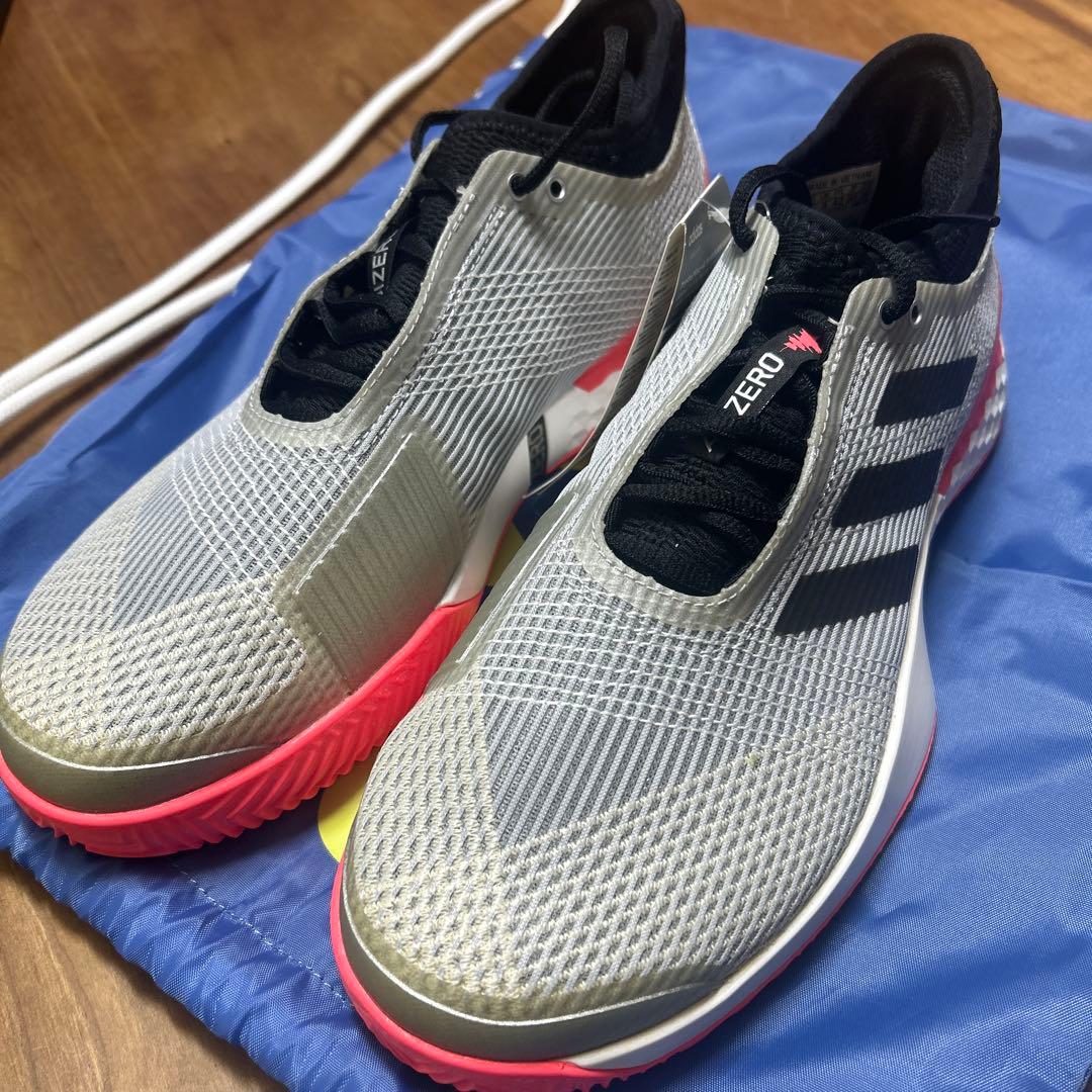 新品未使用　アディダス テニスシューズ メンズ 26.5ウーバーソニック３マルチ