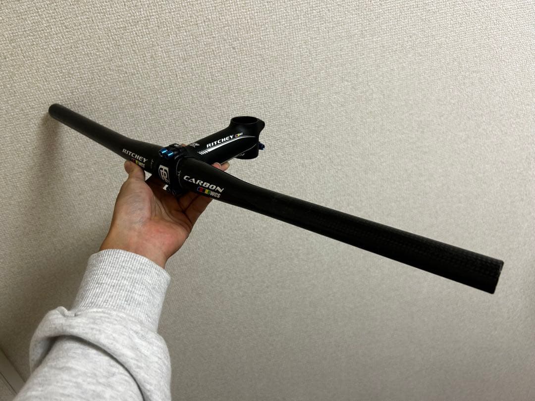 Ritchy wcs carbon フラットバーハンドル