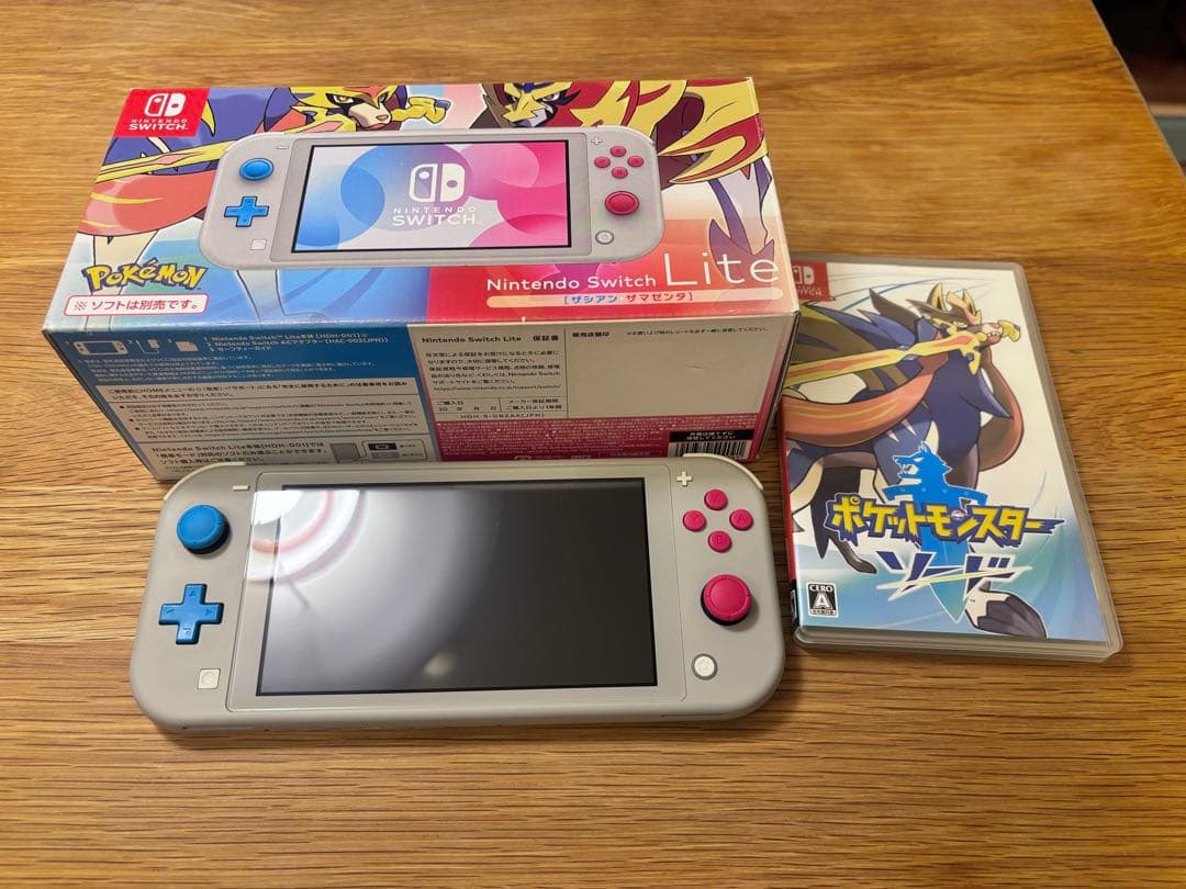 Nintendo Switch Lite 本体ザシアン ザマゼンタ 　ソード付き