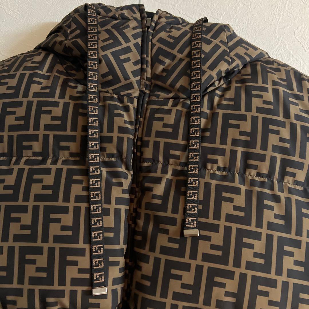 FENDI ダウンベスト