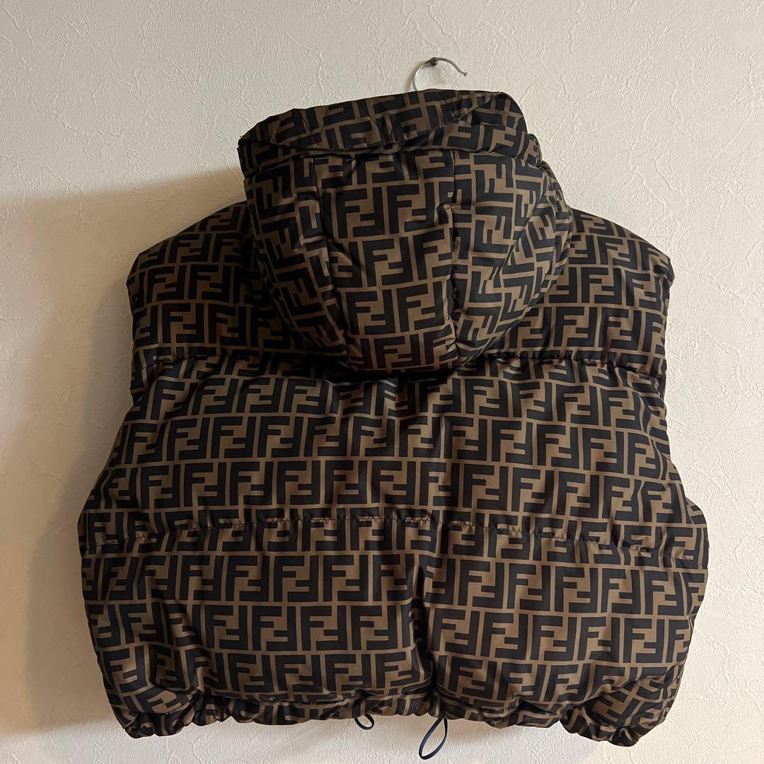 FENDI ダウンベスト