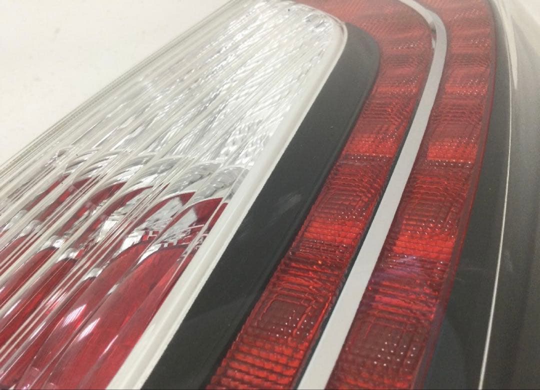 トヨタ 純正 30 プリウス G’s テールランプ ZVW30 後期 寒冷地仕様