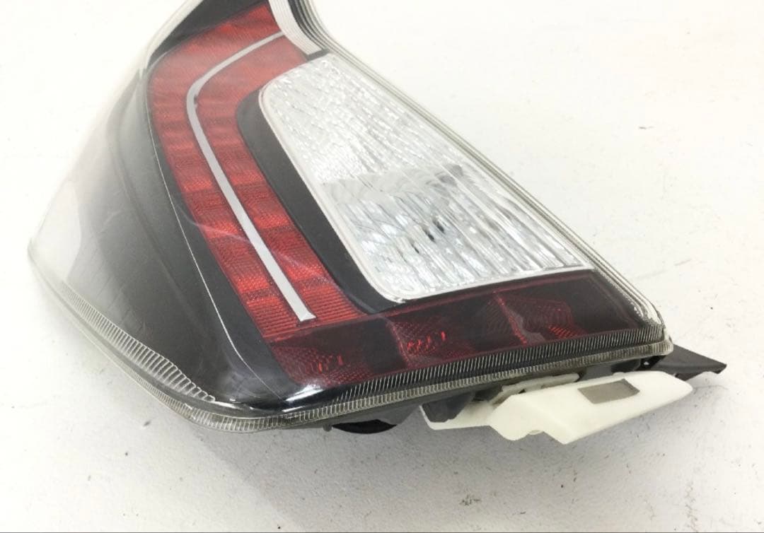 トヨタ 純正 30 プリウス G’s テールランプ ZVW30 後期 寒冷地仕様