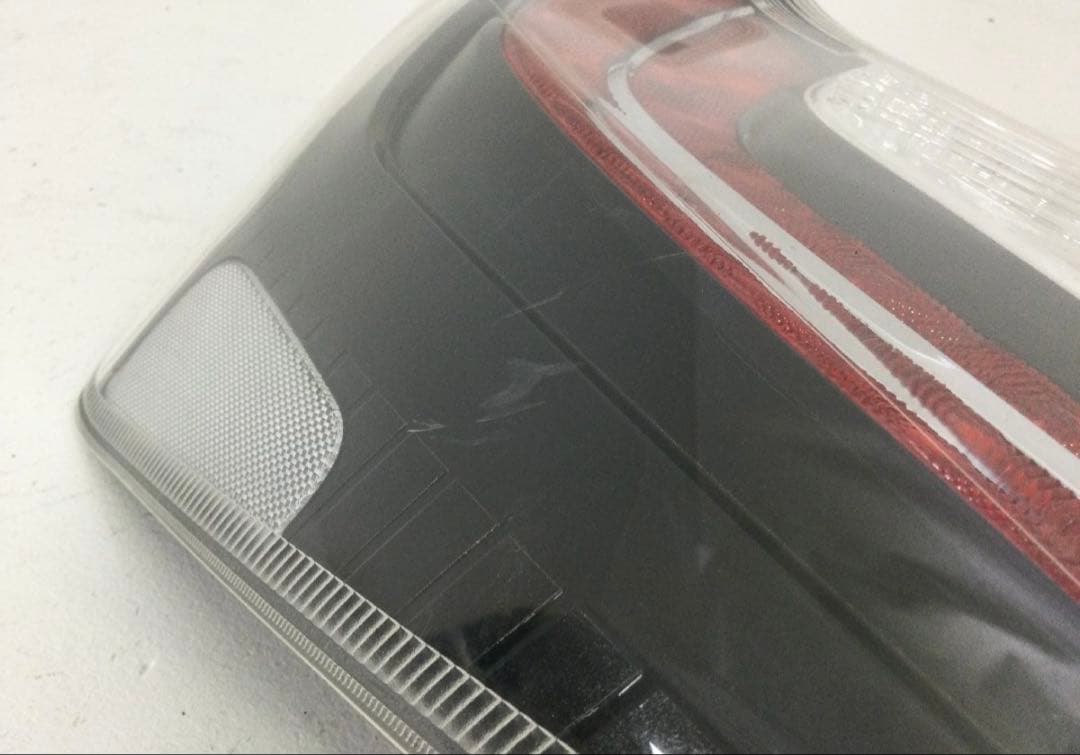 トヨタ 純正 30 プリウス G’s テールランプ ZVW30 後期 寒冷地仕様