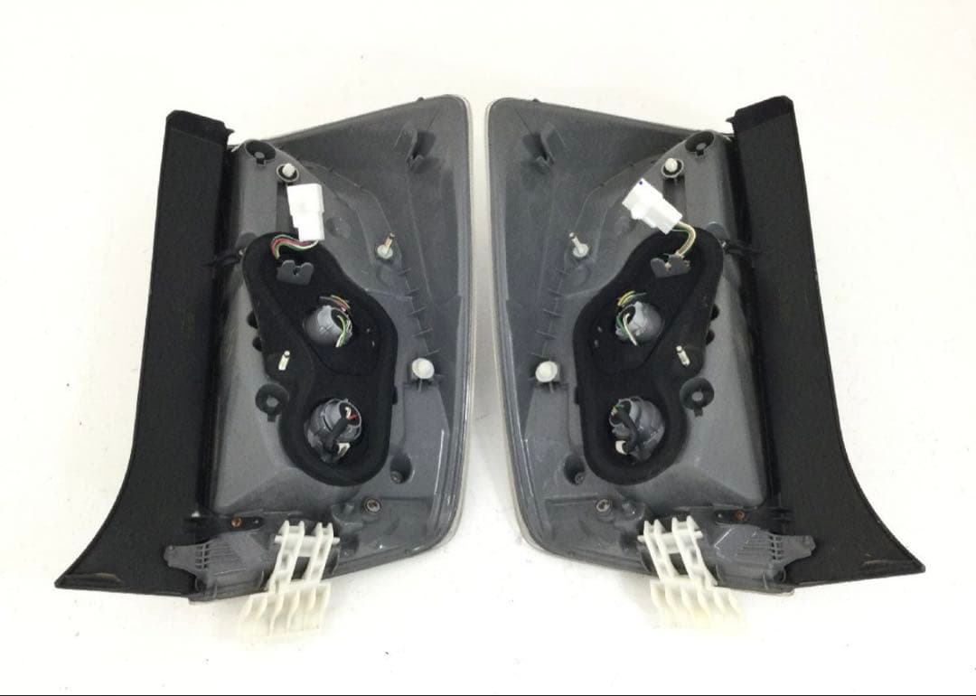 トヨタ 純正 30 プリウス G’s テールランプ ZVW30 後期 寒冷地仕様