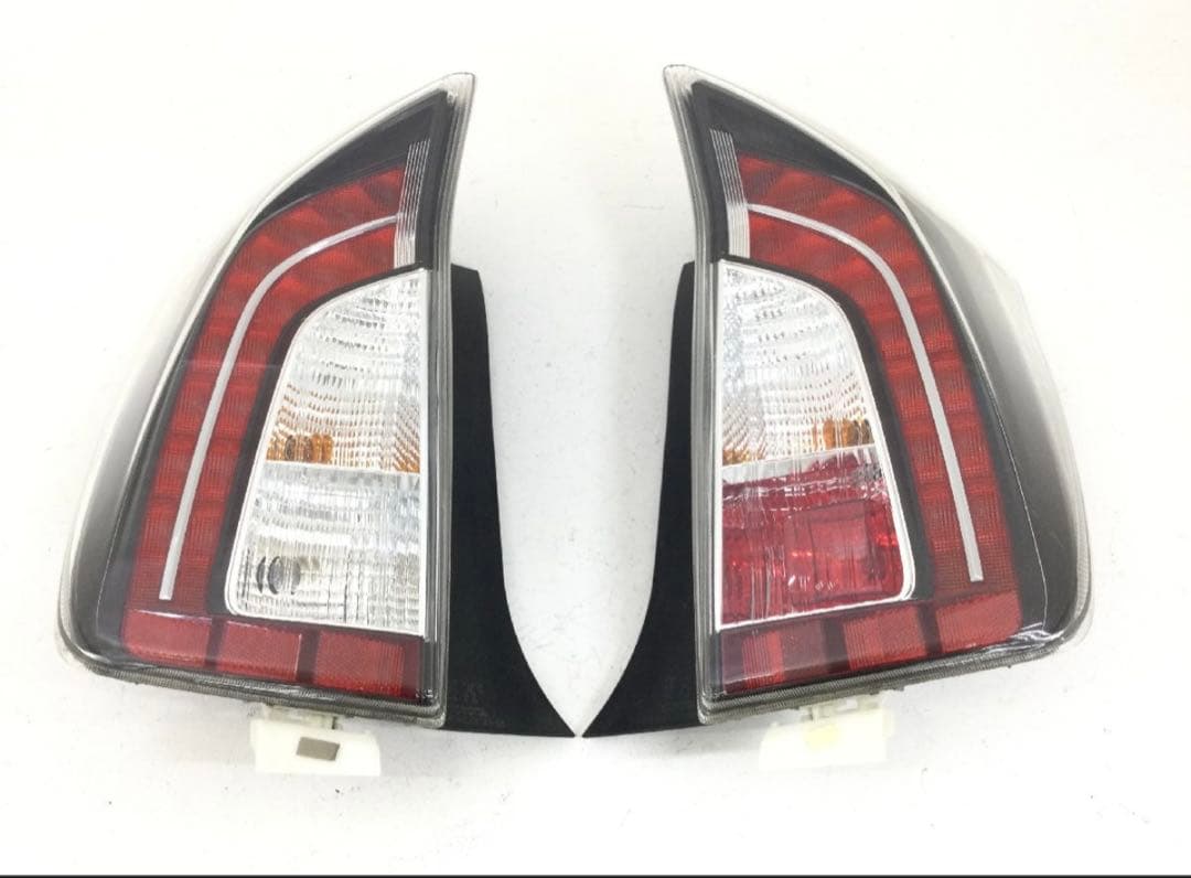トヨタ 純正 30 プリウス G’s テールランプ ZVW30 後期 寒冷地仕様