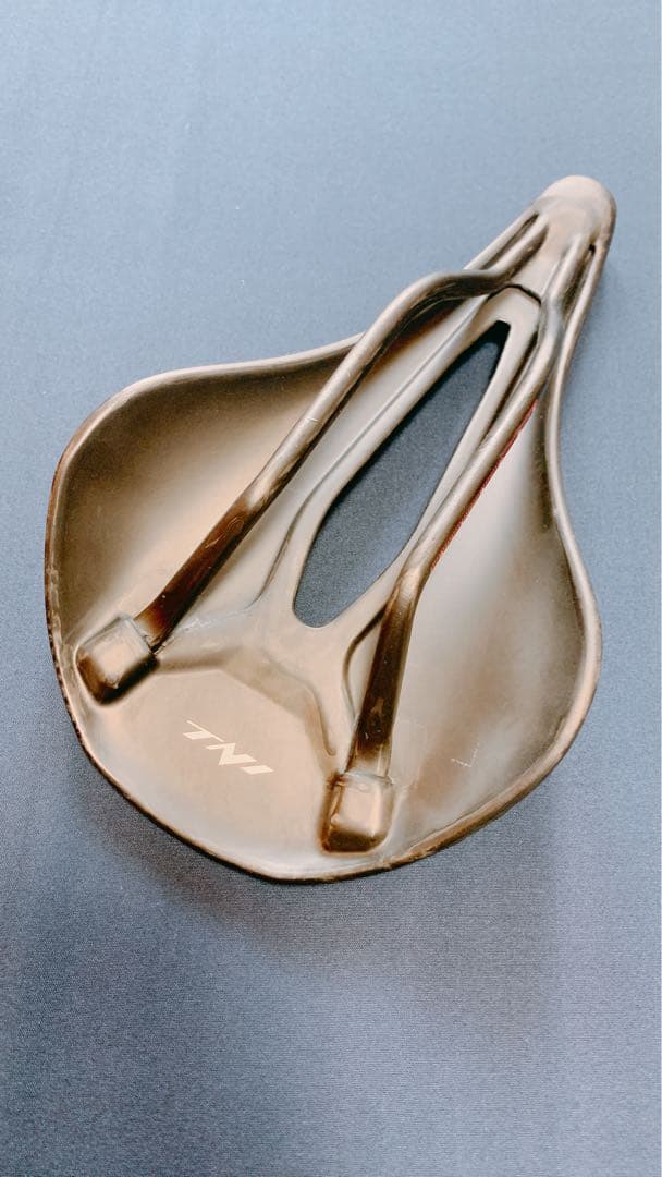 未使用！TNI LiteFly 3D カーボン サドル