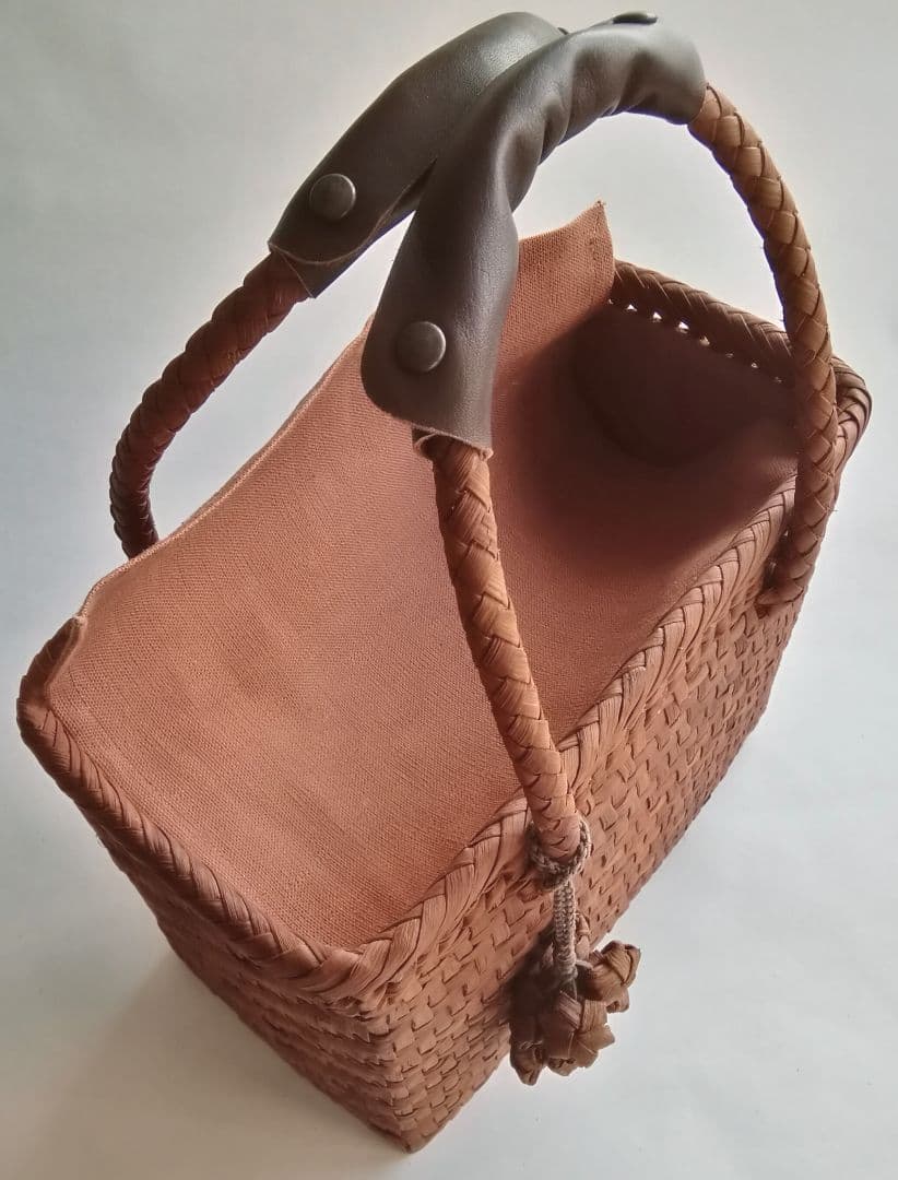 ボックス型のやまぶどう籠　新品未使用　人気商品