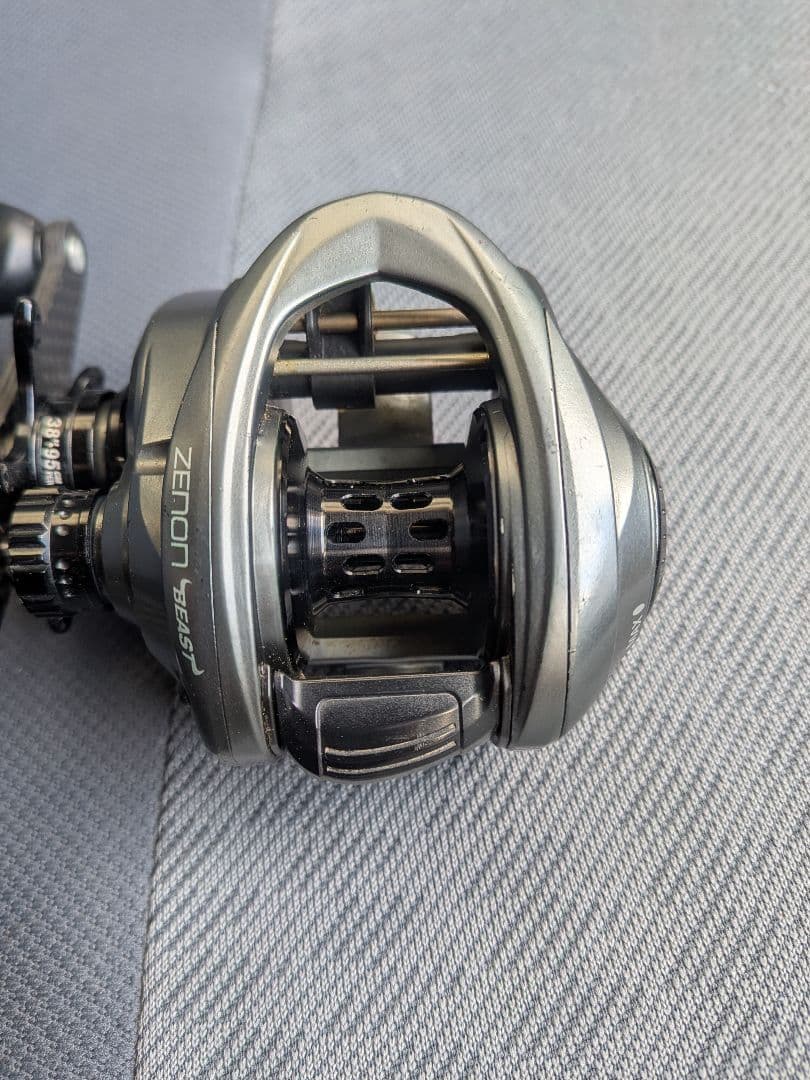 Abu Garcia Zenon ベイトリール