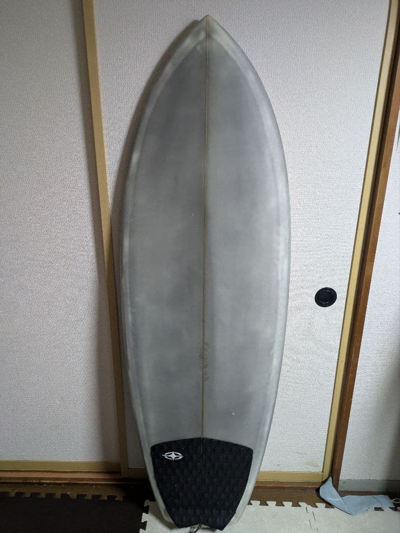ショートボード シモンズ系　フィッシュ　小波　5.4