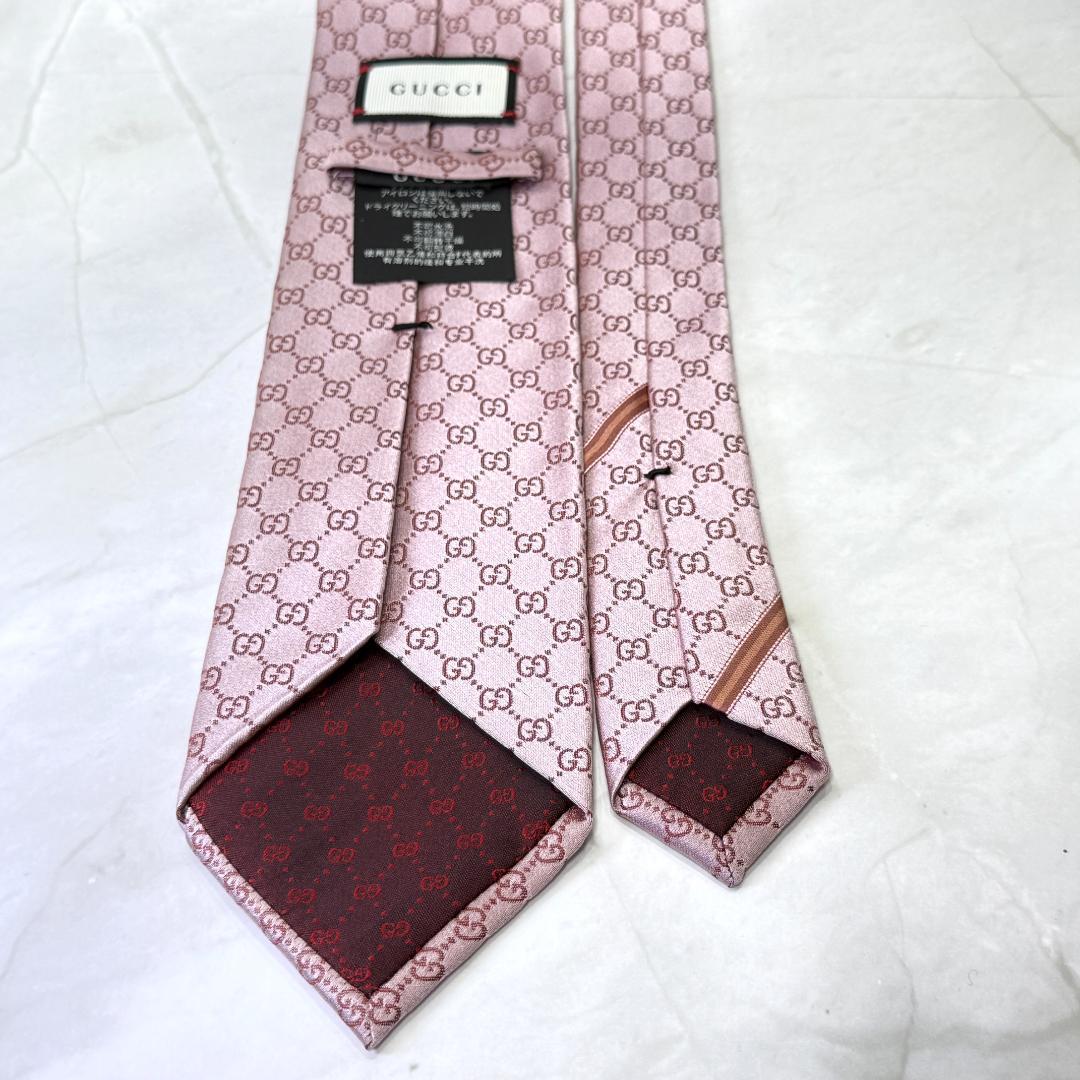 ☆即発 GUCCI GG 総柄 ピンク シルクネクタイ ベルト柄 高級感 美品