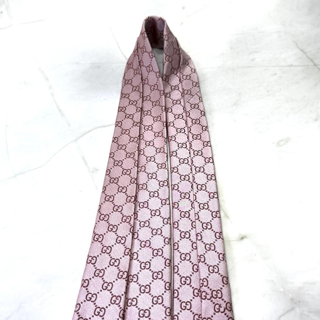☆即発 GUCCI GG 総柄 ピンク シルクネクタイ ベルト柄 高級感 美品