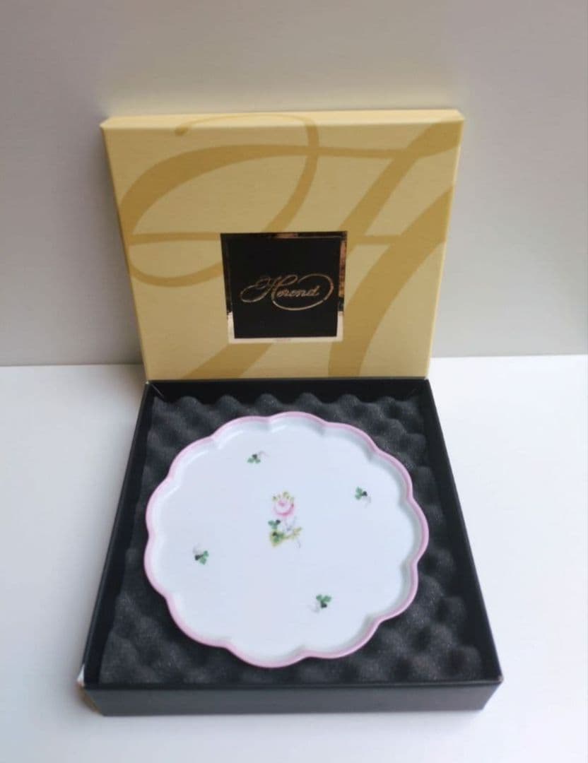 ✩希少品✩　ヘレンド　ウィーンの薔薇　ピンク　花形プレート