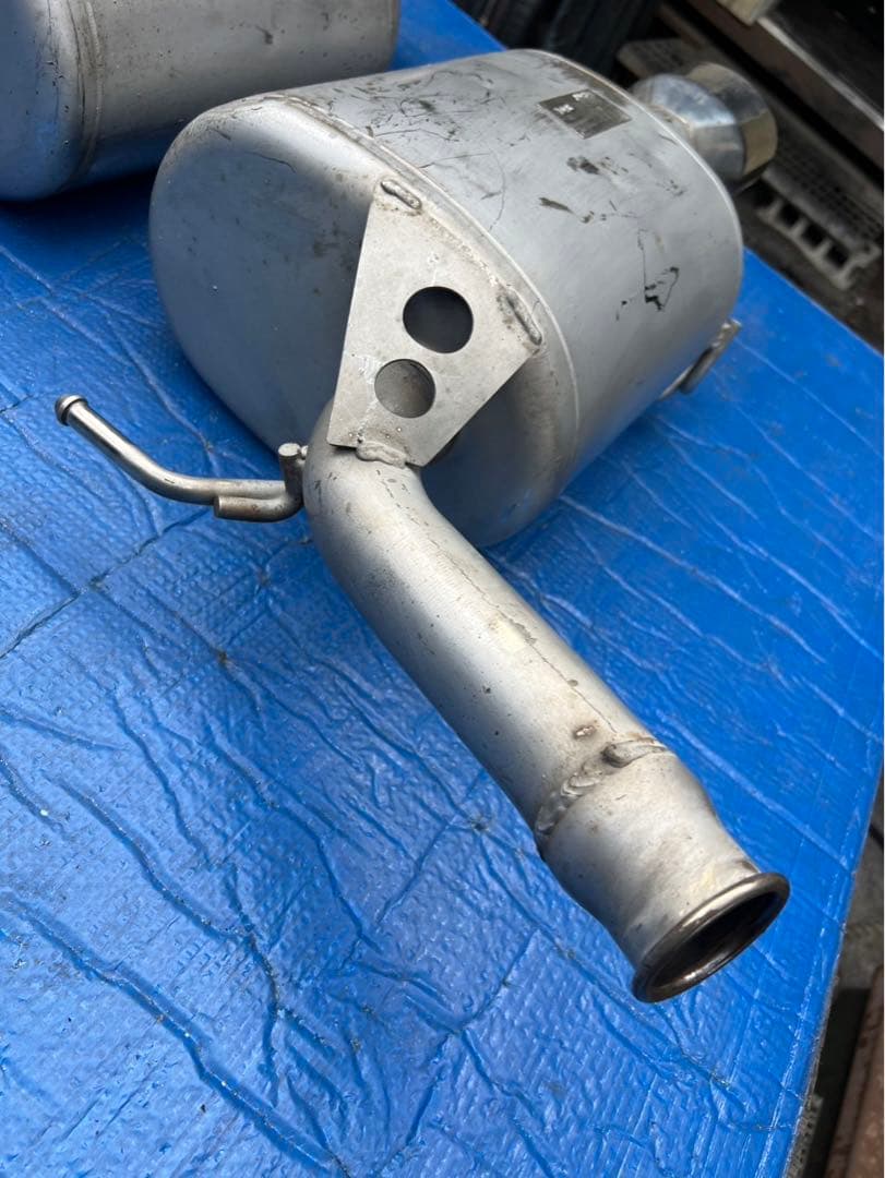 ニッサン　スカイライン　V36 HKS マフラー　※フォロー割OK