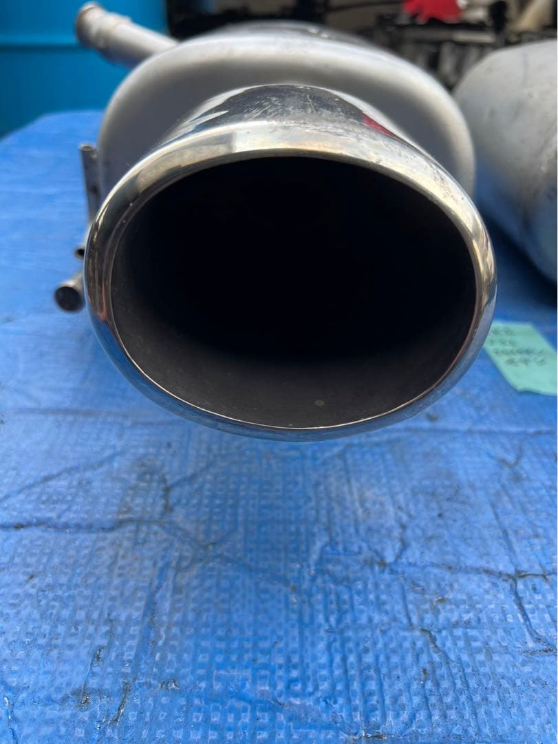 ニッサン　スカイライン　V36 HKS マフラー　※フォロー割OK