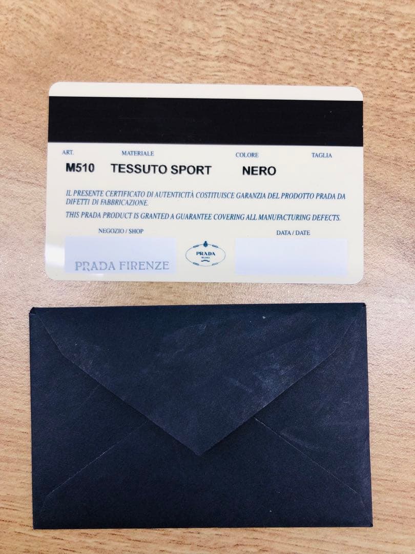 新品！ PRADA 3つ折り財布 ブラック