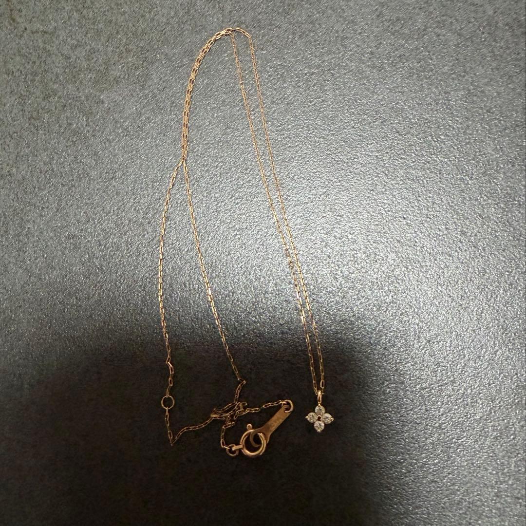 ４℃ K10 ピンクゴールドネックレス　花びら　フラワーモチーフ　4石