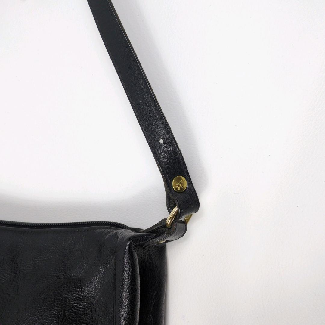 イルビゾンテ ショルダーバッグ 大きい ブラック ハーフムーン 三日月