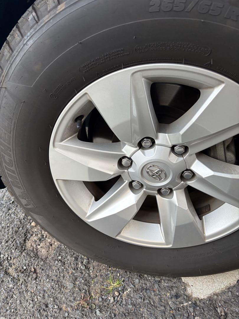 S*n様 ランドクルーザープラド150 純正ホイールとタイヤ 5本