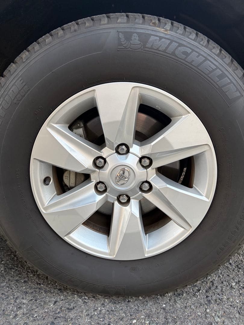 S*n様 ランドクルーザープラド150 純正ホイールとタイヤ 5本