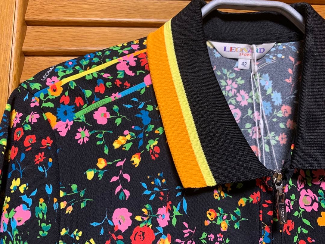 新品保管品LEONARDレオナールスポーツブラック小花柄半袖ポロシャツゴルフにも
