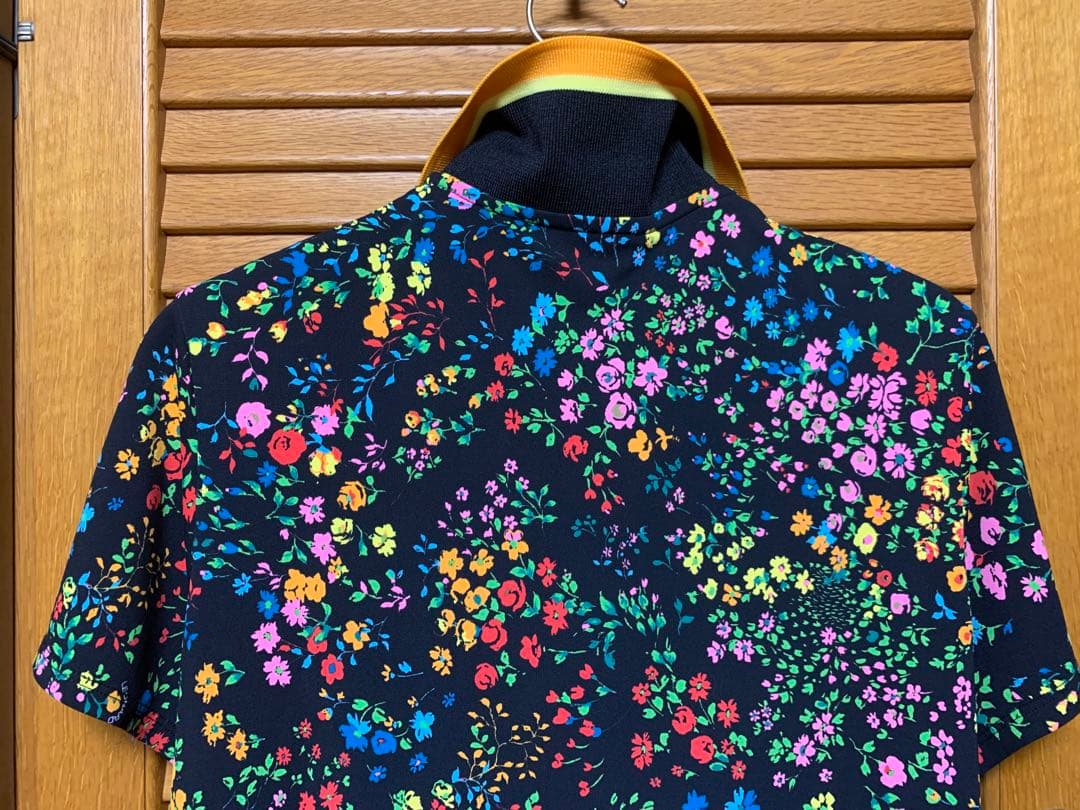 新品保管品LEONARDレオナールスポーツブラック小花柄半袖ポロシャツゴルフにも