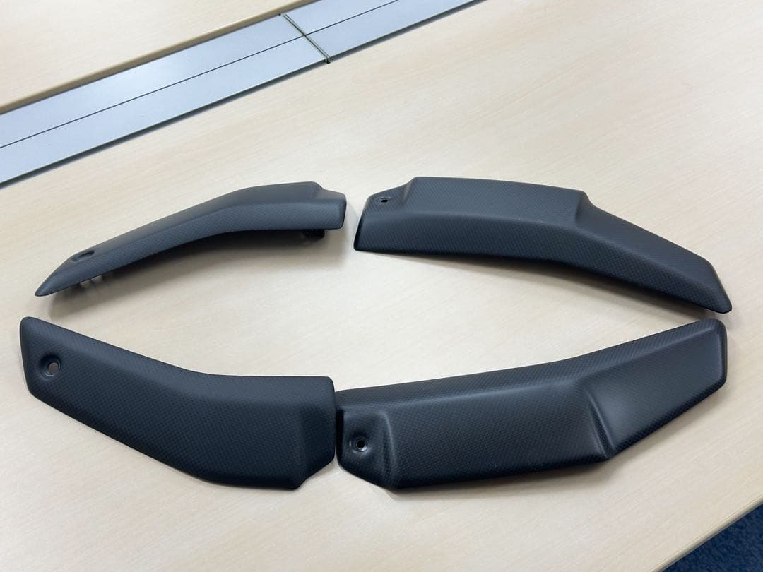 Ducati ストリートファイターV4カーボン製ラジエーターサイドカウル