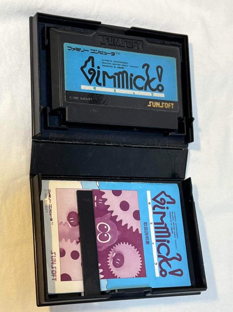 美品【プレミア】ファミコンソフト ギミック(箱＋取説有)