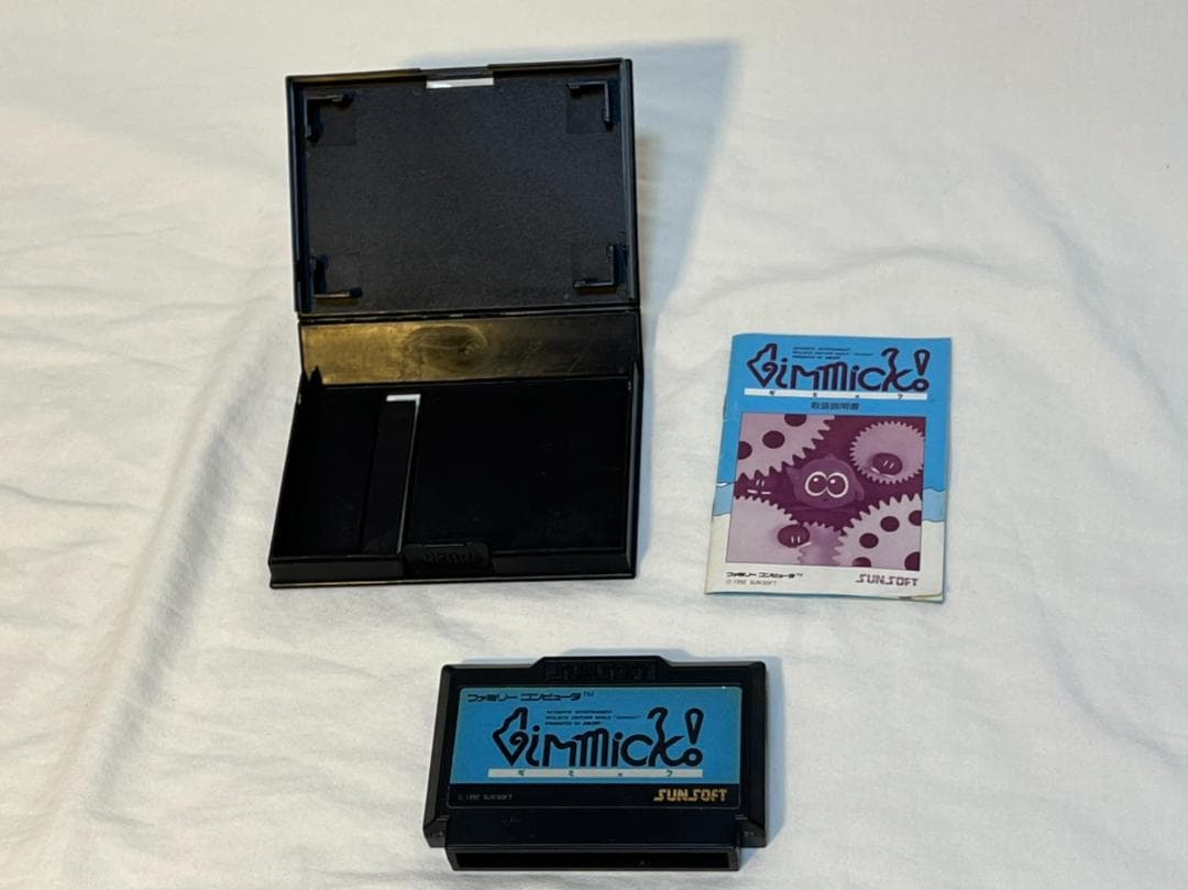 美品【プレミア】ファミコンソフト ギミック(箱＋取説有)