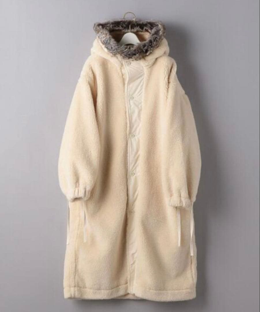 hyke フード付きボアコート