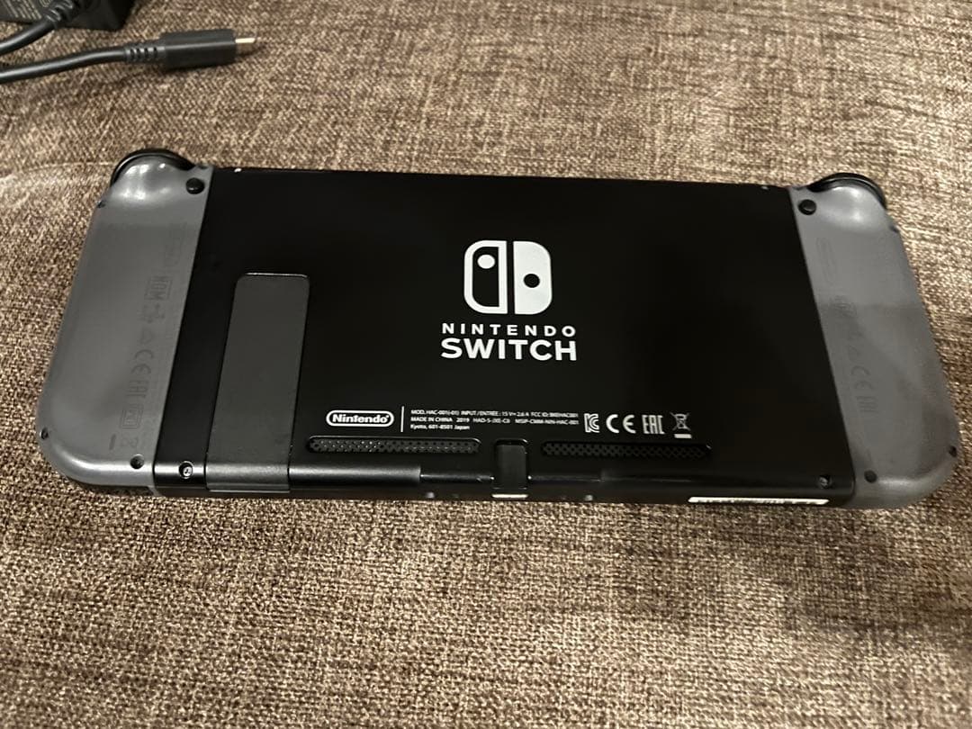 Nintendo Switch グレー　NEW 本体　保護　ケース付き