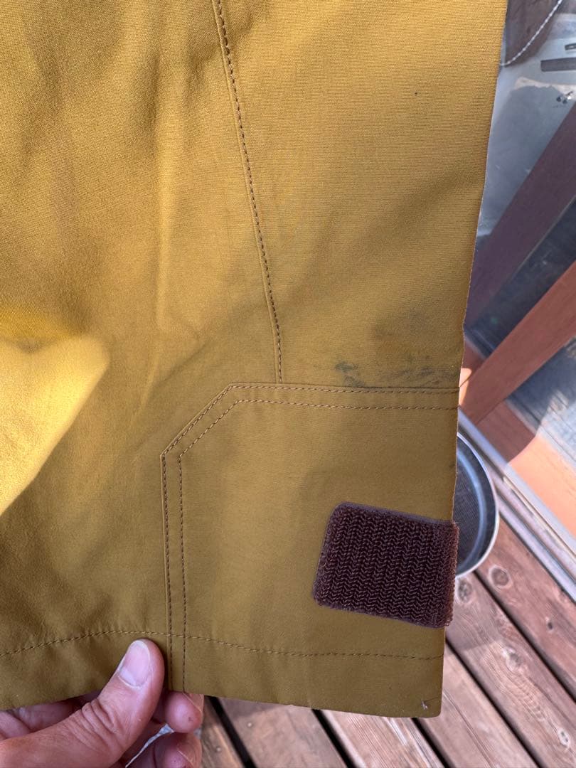 ダイワ　ゴアテックス　レインウェア　オリーブグリーン/ブラウン