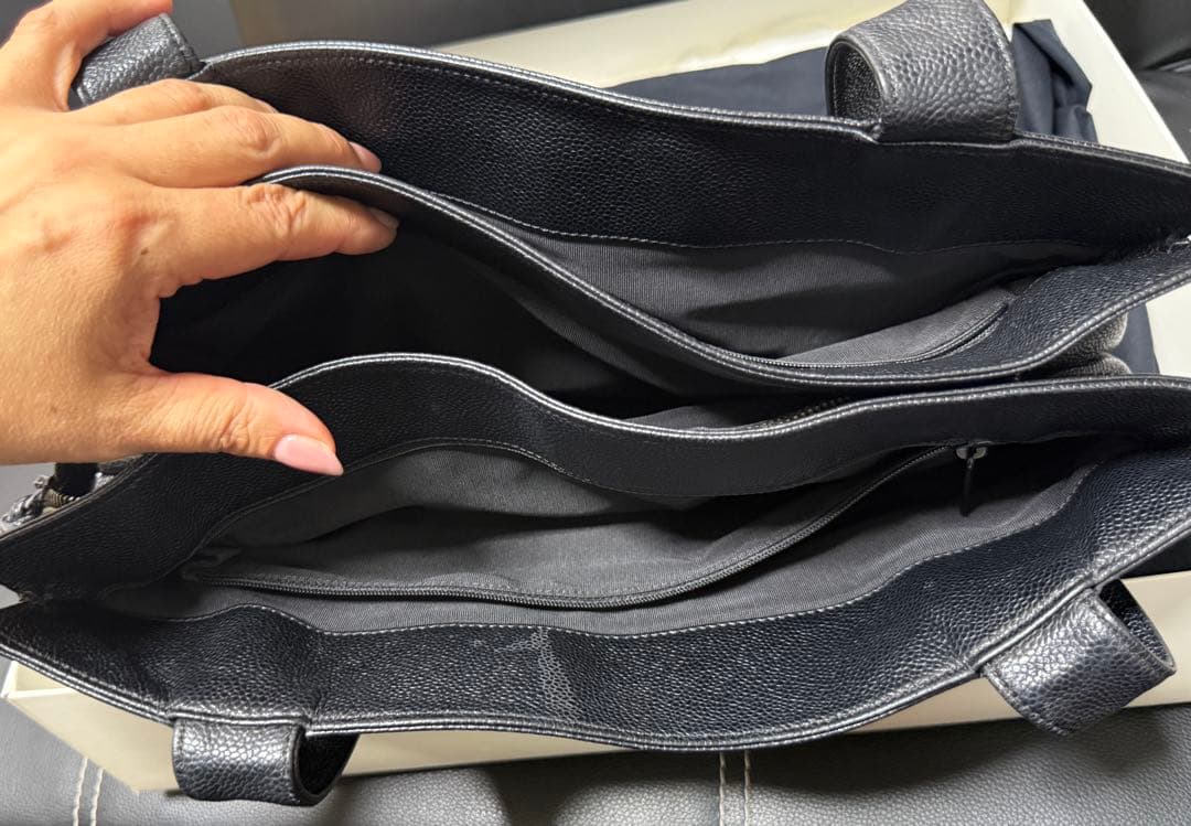 ヴィっキーCHANEL キャビアスキン　オールブラック　トートバッグ