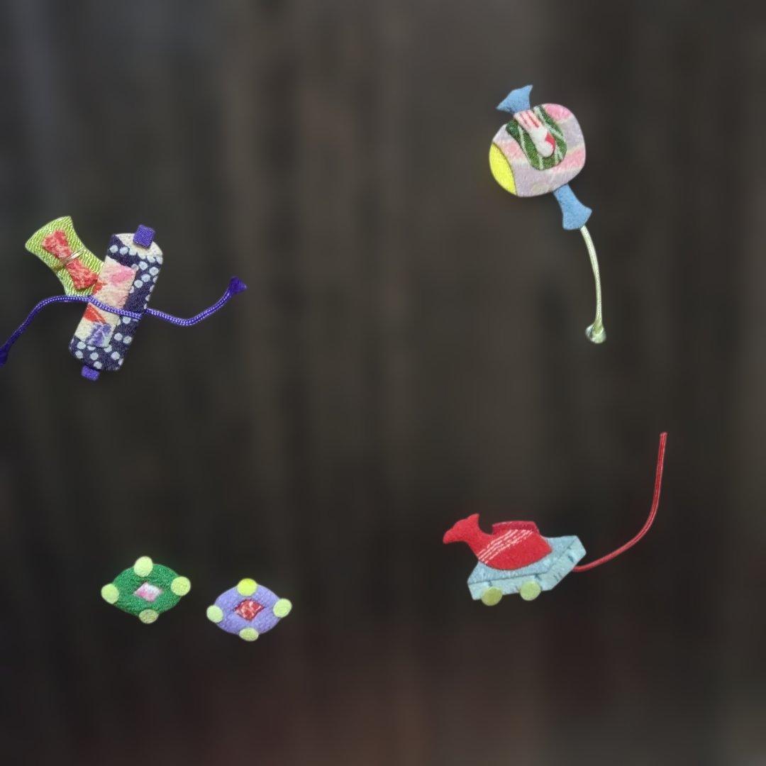 宝尽くしの桐屏風　押絵