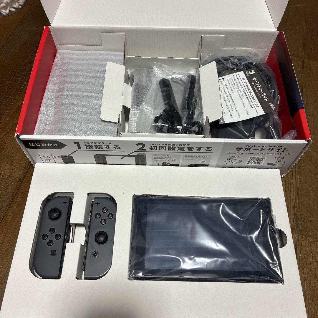 Nintendo Switch 本体 グレー Joy-Con付き　黒のケース付き