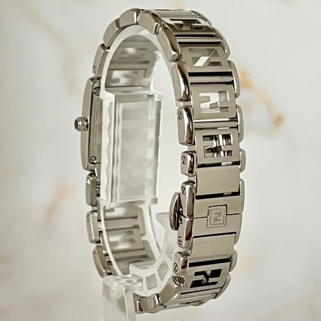 【稼働品】FENDI 1200L FFロゴ ダイヤ4P ピンクシェル 腕時計