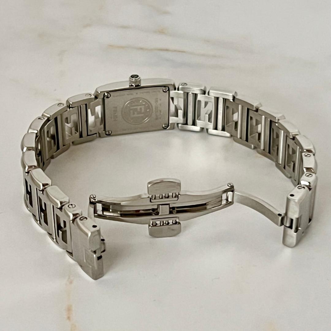 【稼働品】FENDI 1200L FFロゴ ダイヤ4P ピンクシェル 腕時計