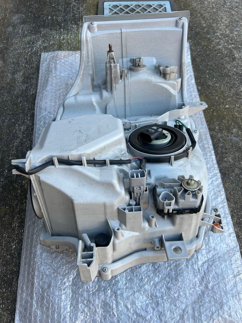 ハイエース　左ヘッドライト クリアレンズ角型 フロント用