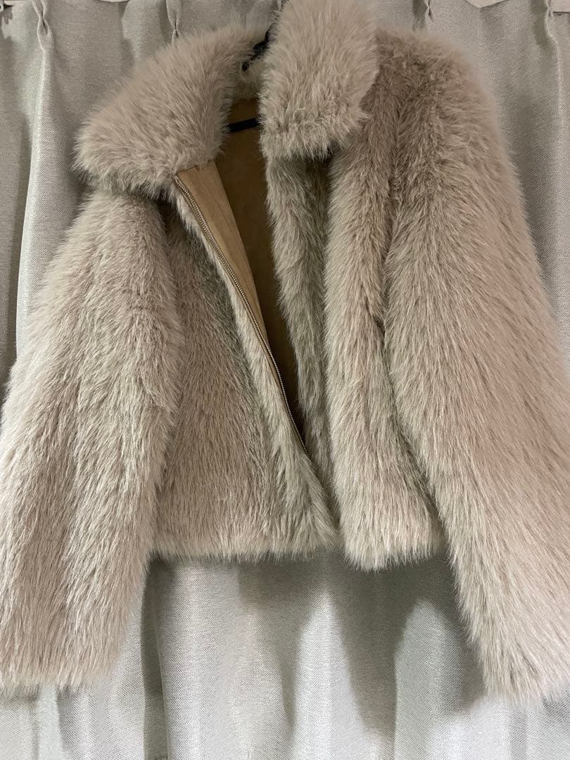 ZARA ベージュ ファーコート Mサイズ