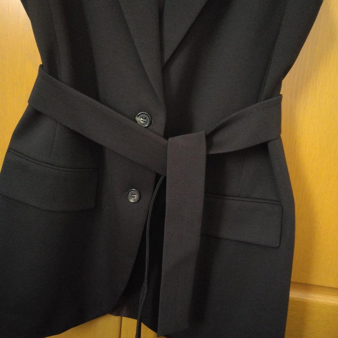 ウィークエンドマックスマーラ　ジレ　黒　リボン付き