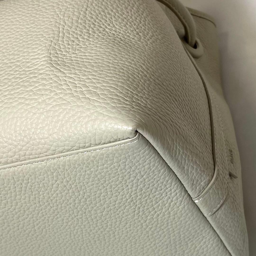 【美品】ヴァジック ボンド ナノ ショルダーバッグ 巾着型 2way アイボリー